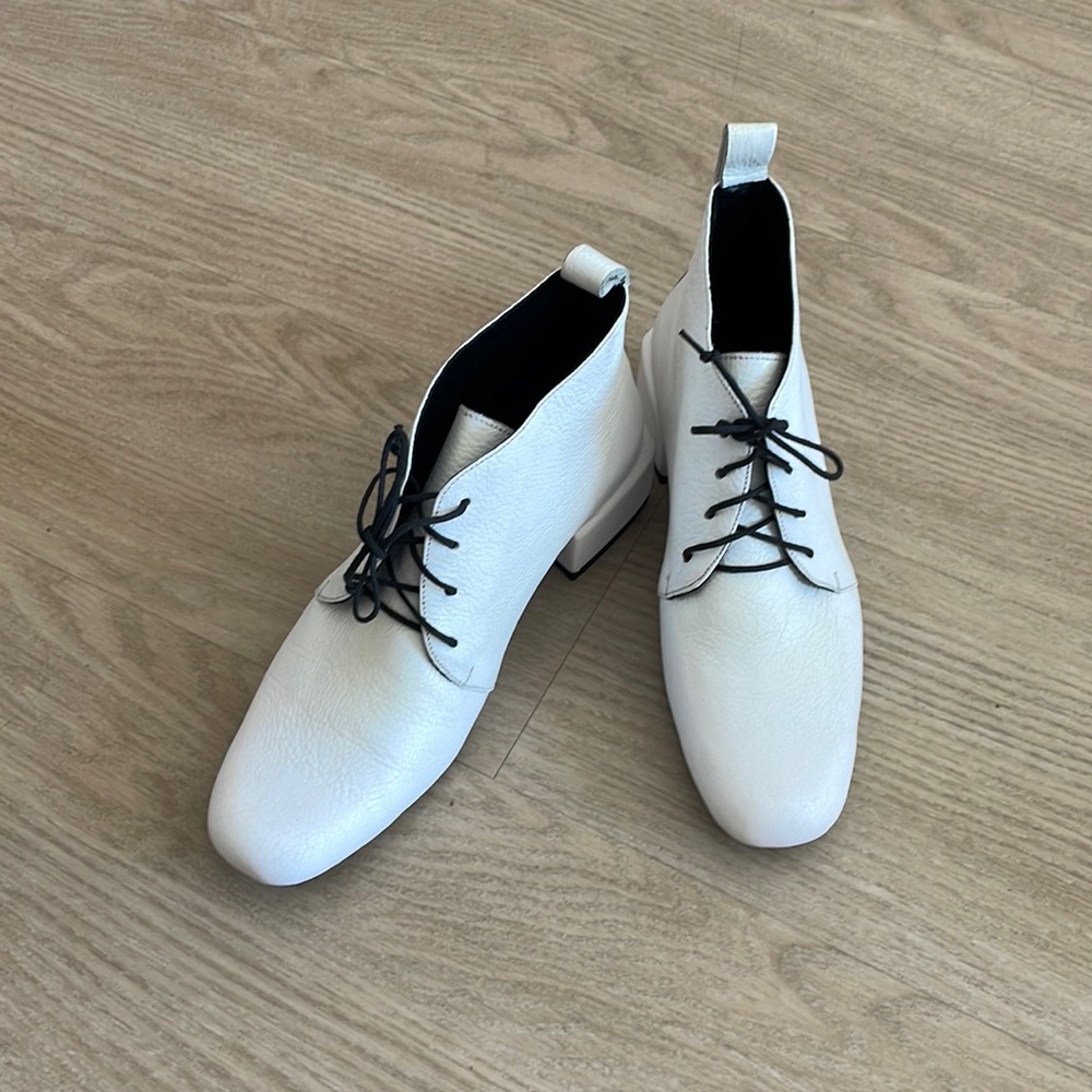 Modern Vice Bowie Desert Lace-Up boots, white, size 5 - brand new